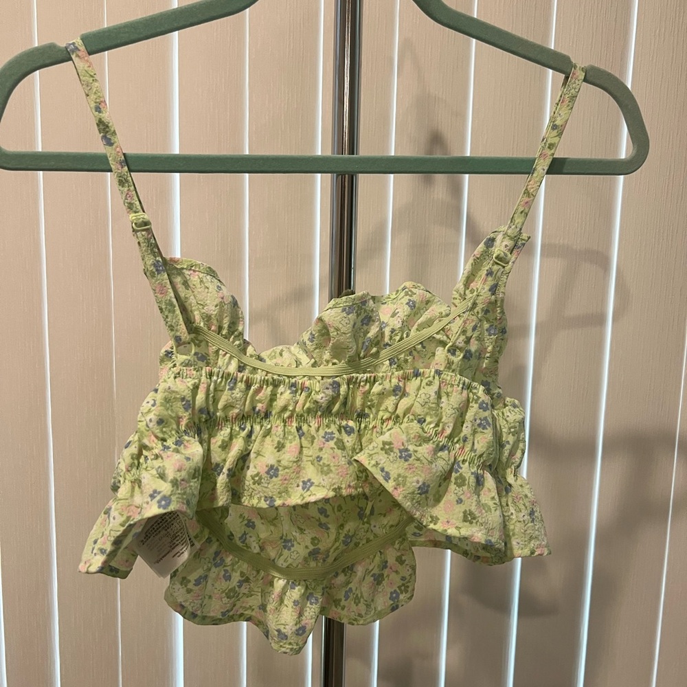 H&M Divided Top - Picture 2 of 4